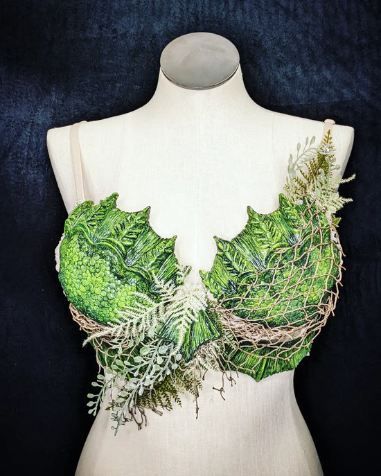 Blank plastic shell set from IDfabrications ID Fabrications for cosplay crafting mermaid tops and merfolk accessories Inspired by the beloved Creature from the Black Lagoon this set has been sculpted to mimic the pebbled shoreline of a dark lake. This set combined with our Tri-Fin set make up our featured Creature from the Black Lagoon Siren Tops.