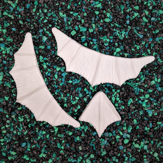 Blank plastic shell set from IDfabrications ID Fabrications for cosplay crafting mermaid tops and merfolk accessories Inspired by the beloved Creature from the Black Lagoon this set has been sculpted to mimic the pebbled shoreline of a dark lake. This set combined with our Tri-Fin set make up our featured Creature from the Black Lagoon Siren Tops.